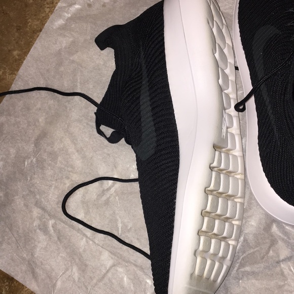 Pre-owned - Picture 6 of 8